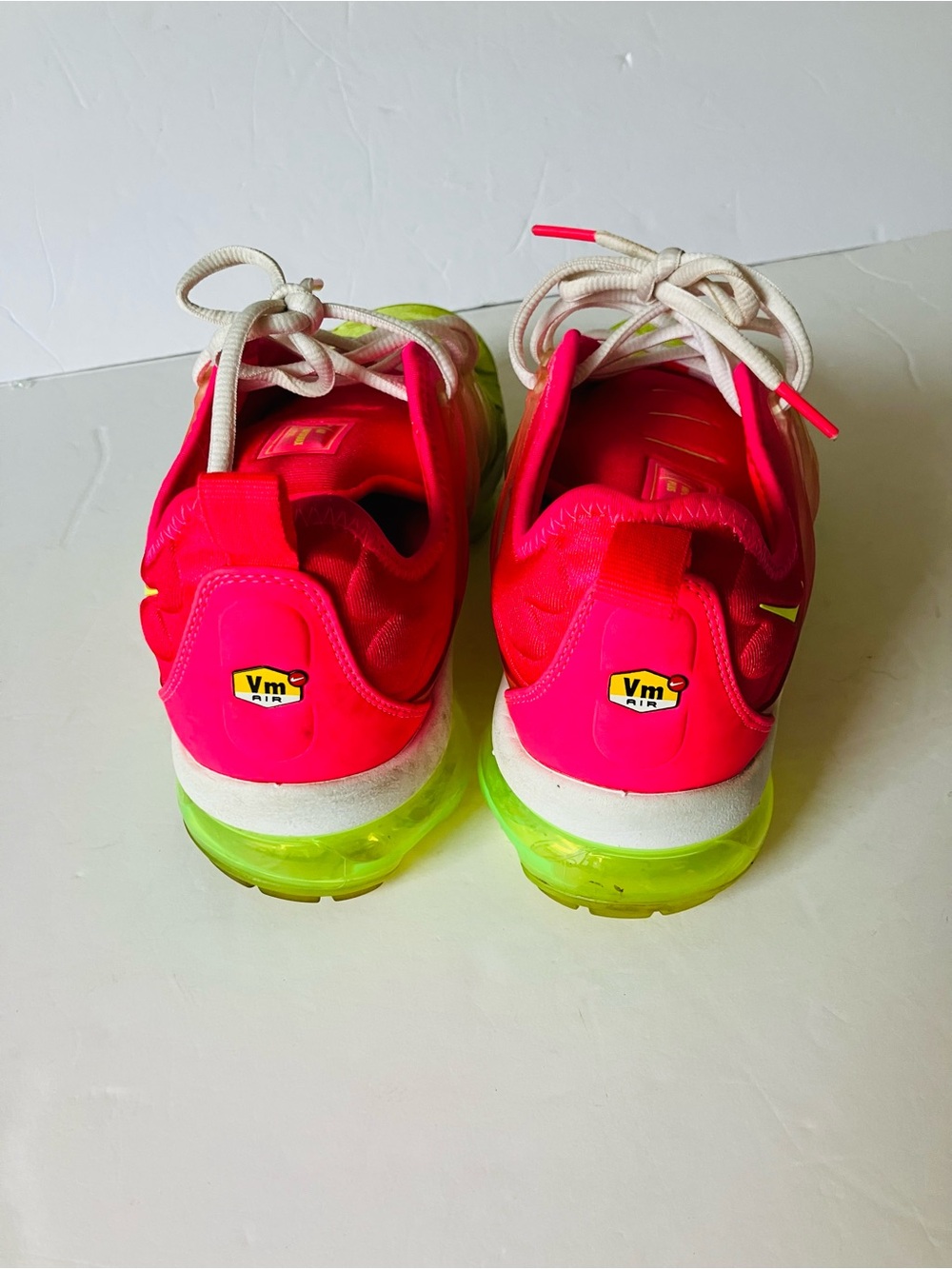 Nike Air Vapormax Plus Pink Volt DC2045-900 Women's Size 8 - Picture 3 of 6